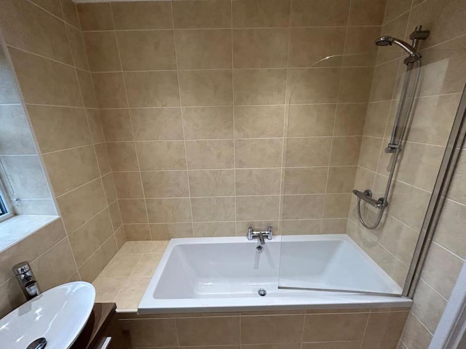 Spacious Central 2Bed Apartment ويلميسلو المظهر الخارجي الصورة